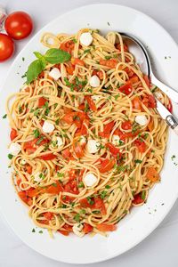 Caprese pasta is a quick, easy, and flavorful dish that features a light, uncooked sauce of tomatoes, fresh mozzarella, basil, and olive oil.