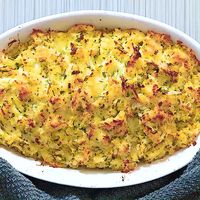 Filling and comforting, this Thanksgiving Casserole makes a perfect no-fuss side dish for a holiday meal. Simple ingredients – incredible taste! FOLLOW Cooktoria for more deliciousness! #potatoes #casserole #thanksgiving #sidedish #vegetarian #recipeoftheday