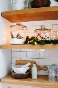 Christmas in our Cozy kitchen. Easy decorating ideas for the holidays. Add a bit of christmas to your kitchen with these simple ideas that don't take a lot of time.