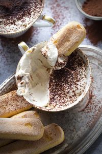 Easy recipes are everything. There’s something magical about being able to whip up an insanely delicious recipe in such a short amount of time. This tiramisu dip is exactly that – it ha…