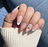 Get ready to give your manicure a spook-tacular upgrade with these 40 spooky and chic aesthetic Halloween nails designs. From aesthetic short Halloween nails to aesthetic acrylic Halloween nails there is a simple nail art design for every taste