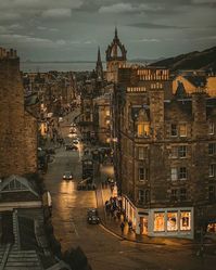 Hello Cities©️ on Instagram: “Edinburgh from the top. 📸: @ichmiles”