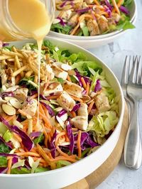 This copycat Applebee's Oriental Chicken Salad is a "main dish" kind of salad that tastes even better than the restaurant version. #glutenfree #dairyfree #applebeessalad #mothersdaybrunch #soyfree