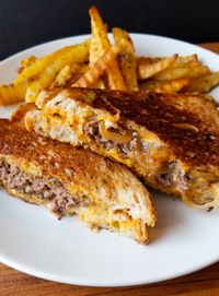 Best Patty Melt Ever - Amanda Cooks & Styles