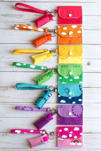 This post has 7 simple, beginner friendly sewing tutorials just for you! Great for teaching kids to sew or just for a quick, satisfying finish. Free sewing projects that are both cute and useful. Includes links to sewing tutorials and video instructions as well. Sewing patterns include: chapstick holder, wrist strap keychain, mini wallet, simple sling tote, fabric lanyard, fabric bookmarks and fabric mini composition notebook covers.