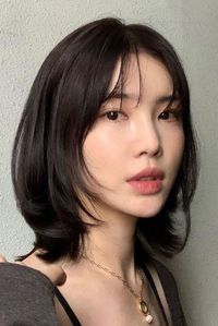 15 Stylish Korean Haircuts for Women with Medium Hair - thepinkgoose.com