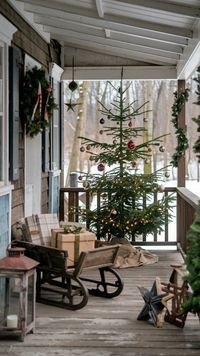 Bring warmth to your holiday decor with tropical Christmas porch decorating ideas. Use lush greenery, bright flowers, and sunny colors to create a warm, festive environment.