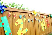 Love this idea for fence decorations!