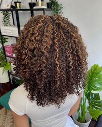 42 Beautiful Curly Hair With Highlights in 2023 - Hood MWR