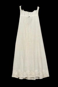 Woman's petticoat. American, early 19th century. Cotton plain weave, cotton embroidery, cotton twill tape, linen plain weave tape - in the Museum of Fine Arts Boston costume collection.