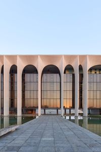 Palazzo Mondadori by Oscar Niemeyer | ARKITOK