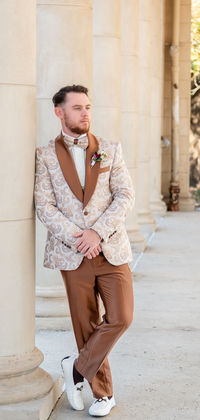 Discover the sharpest and most stylish groomsmen attire from my New Orleans elopements! This board showcases the best looks I've captured, from classic tuxedos to modern suits, highlighting the unique flair of NOLA weddings. New Orleans elopement photography, groomsmen style, wedding fashion inspiration, NOLA weddings, stylish groomsmen, elopement attire ideas, elope to nola, new orleans wedding, new orleans elopement