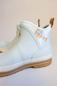 Inspired by our iconic Chore Boot, the Originals is a collection of light-duty, yet essential footwear. These boots are 100% waterproof and 100% MUCKPROOF with a full neoprene bootie. The bootie is wrapped in soft, hand laid rubber designed for comfort and protection. The Originals feature a molded PU footbed with a layer of memory foam, treated with odor control and moisture management, these boots are constructed for maximum underfoot comfort. The collection is built on a rubber outsole with a