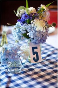 blue gingham centerpiece