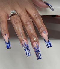 #nail #nailidea #fakenail #naildesign #nailart #frenchtipnaildesigns #nailglitter #acrylicnaildesigns #2024nailtrends #patternnail #christmasnail