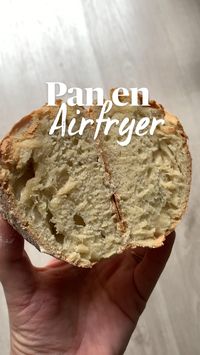 1hr · 4 servings     Mi freidora de aire es la Cecotec de capacidad 1,5 L. Con estas medidas que os cuento a continuación he hecho dos panes en dos cocciones distintas.   • 200gr harina   • 180 ml de agua   • 1 cdta de sal   • 1 cdta de levadura panadera seca  Añadimos la sal a la harina y mezclamos. Seguidamente añadimos la levadura y mezclamos. Añadimos el agua poco a poco, y vamos amasando hasta obtener la masa como en el vídeo. Es posible que depende de la harina que utilices tengas que ajustar en agua o harina. Dejamos reposar una hora tapando la masa.En mi caso he dividido en dos la masa porque no me cabe entera. Precalentamos la freidora de aire a 200grados durante 8 min. Ponemos la bolita del pan con un corte en un papel de horno y la ponemos dentro la freidora, 15 min, pasado este
