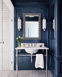 We don't get dolled up on Saturday nights too often... but if we DID we'd love to do so in this gorgeous bathroom by @katierosenfeld.  #bathroominspo #designpodcast #interiordesign #interiordesignpodcast