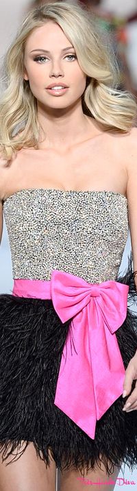 #SherriHill Fall 2019 #TrésHauteDiva # #black #silver pink #cocktail #dress