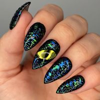 Unleash your inner enchantress with these exquisite dragon scale press-on nails with a captivating twist! This stunning set features a mesmerizing green gold dragon eye surrounded by delicately painted duo chrome scales. Make a bold statement that will leave everyone spellbound Purchase Includes: ✦10 or 20 Reusable, Luxury Handmade Press-on Nails ✦*Size Kits: 20-piece nail orders include a complementary size kit for future 10-piece orders in your chosen style. Feel free to add additional shapes