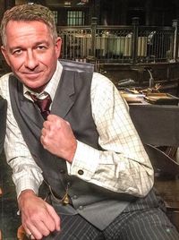 Sean Pertwee as Alfred on set of Gotham