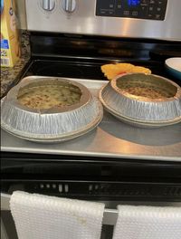 If you don't have a fancy aluminum ring or foil handy, try this neat hack to keep your precious pie edges from burning! What do you think? 📸 credit: Vicki Hughes