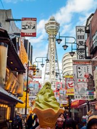 This Osaka Kyoto Nara itinerary is the perfect way to spend 1 week in Japan. Spend 2 days in Osaka, 3 days in Kyoto, and take a Nara day trip with this Kansai Japan itinerary. | Things to do in Osaka | Things to do in Kyoto | Things to do in Nara Japan | Osaka itinerary 2 days | Kyoto itinerary 3 days | Planning a trip to Japan | Japan travel tips | Japan travel guide | Kansai Japan things to do | Japan travel destinations