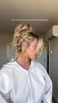 I love styling a blonde messy bun! I hope you like this hair tutorial 💇🏼‍♀️ If you want the products I used for this updo, tap to shop!