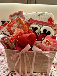 Be mine basket, valentiens day basket, valentiens day gift, valentiens day couple gift, valentines day girlfriend gift, galentines day, galentines day present, basket, gift ideas, valentines gift ideas, trendy valentines present #valentines #valentinesdaygift #valentinesdaydecorations #gifts #giftsforher #giftsformom #giftsforfriends #galentines #valentinesbasket #basket #trendy #aesthetic #trending #giftwrappingideas #pinkbasket #redbaslet #pink #red