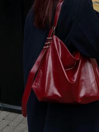 ig: @beekija | #ootd #leatherbag #redhair #redbag #fashion