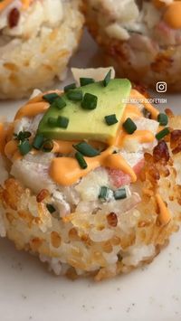 Caption in the comments!   #crab #crabrangoondip #crabmeat #rice #crispy #crispyrice #sushi #sushilovers #sushiroll #homemade #appetizer #dinner #party #partyfood #muffintinrecipes #muffins