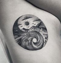 Yin Yang tattoos are very especial. They remind us that there is no light without darkness, no good without evil. Harmony and chaos in perfect coexistence.