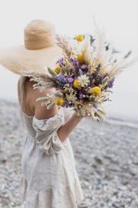 Bring the beauty and lavender scent of a summer garden inside your home. Featuring fragrant lavender, field daisies, and bright yellow Craspedia. This field-inspired bouquet is ideal for any special occasion and keeps the memory alive for many years to come.    Available in 2 sizes: -Medium - 7-8" (width) and 14" (length) -Large - as shown in picture 12"(width) and 14" (length) IMPORTANT: Most orders can be dispatched within 3 days, yet if you're planning to purchase more than 3 floral bouquets,