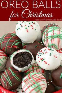 Oreo Balls for Christmas | Make these Oreo Balls for your cookie exchange trays, give as gifts or enjoy at home! #oreoballs #christmasoreoballs #homemadegiftideas #giftsfromthekitchen #oreo #christmascandy