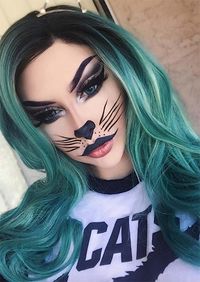 Makeup Halloween : 45 idées de maquillage halloween pour femmes en images Spooky Kitty : Adorable n’est pas un mot assez fort pour décrire à quel point ce maquillage de chat pour Halloween est mignon et sinistre. L’oeil de chat fort est au-delà de la perfection.