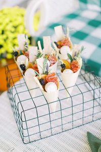 How to Elevate Your Summer Hosting & Entertaining Tips