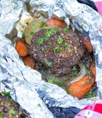 Hamburger Hobo Dinner Foil Packs are just delicious! Foil pack dinners are easy to make, can be made in advance, and clean up is nonexistent.