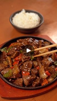 284K views · 17K reactions | Black Pepper Beef✨️😋
🎥 & recipe by @derekkchen ©️ 

Ingredients
Beef+marinade
* 1.5 lbs beef filet mignon(cute into bite sized cubes)
* 2 tbsp Shaoxing wine
* 1 tsp soy sauce
* 1/4 tsp salt
* 1 tbsp cornstarch
* 1 tbsp neutral oil

Sauce
* 1/2 cup beef stock
* 1 tbsp light soy sauce
* 1 tsp dark soy sauce
* 1 tbsp oyster sauce
* 1 tbsp ketchup
* 1 tsp sugar
* 1/4 tsp msg
* 2 tbsp black pepper
* 1/2 tsp Sichuan peppercorn powder
* 1/2 tsp white pepper
* 2 tsp cornstarch

Rest of ingredients
* 4 tbsp neutral oil
* 1 red bell pepper
* 1 green bell pepper
* 1/2 onion
* 3 cloves garlic(minced)
* 1 tsp ginger(minced)
* 1 tsp sesame oil

Instructions
1. Cut beef into cubes and marinate with ingredients.
2. Prepare vegetables by chopping bell peppers and onions into 