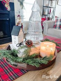 25 Christmas Coffee Table Styling Ideas » Lady Decluttered