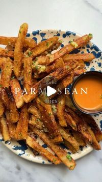 Remi Idowu on Instagram: "Follow @foodbyremi for more comfort food dishes

These garlic Parmesan fries are everything you look for in a fry, crispy and garlicky on the outside and soft potato fluffiness on the inside. I would honestly eat these every single day! For the full recipe google ‘garlic parmesan fries remi’

#garlic #garlicparmesan #garlicparmesanfries #frenchfries #chips #potatoes #easyrecipe"