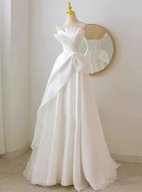 White Organza Strapless Pleats Wedding Dress