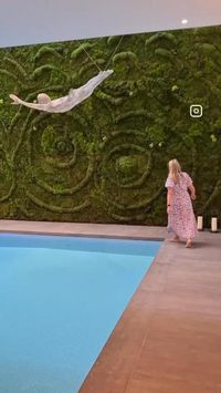 Watch this video to see how I transformed a subterranean swimming pool in London. A plain white space becomes really special when you add a #livingwall installation of lush green moss and sculptural art. A verdant oasis of calm. I hope you enoy hearing more about this KP design.