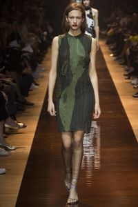 Nina Ricci Spring 2016 Ready-to-Wear Collection Photos - Vogue