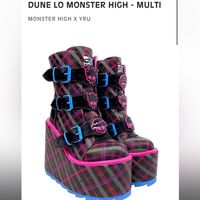 Dune Lo Monster High - Multi Monster High X Yru -Bought When The Presale Was Going On! -I’ve Only Worn Them Once In The Pictures In This Listing To Show Them Off! -Brand New In Box! Plaid Printed Vegan Leather Upper Black And Hot Pink Enamel Monster High Logo Charms Blue Enamel Buckles And Hardware Plaid Printed Vegan Leather Wrapped Eva Bottom Blue Rubber Outsole Blue Back Zipper Closure Embroidered Monster High Crest Tongue Detail 3 Inch Platform, 6 Inch Heel #Yrushoes #Monsterhigh #Monsterhig