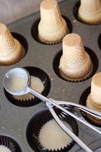 icecream-cone-cupcake - This is the perfect way to make them! So much easier than filling the cones with batter and hoping they dont fall over in the oven lol