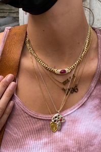 Bella Hadid wearing a £20k 1970s Vintage bvlgari necklace. We have a very similar one available on our website but without the expensive price tag 😂