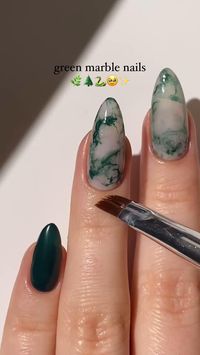 March nail inspo, nails inspo, classy nails, summer trendy nails, marble nails, almond nails, green nails. 💚