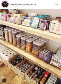 organized pantry love!