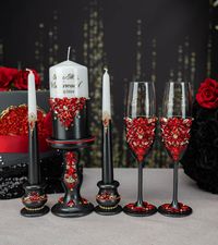 Unity set + 2 glasses includes: 2 glasses 3 candles 3 candle holders Set of 7 with PLATE include: cake server and knife 2 champagne glasses plate 2 forks Set of 10 pcs include: cake server and knife 2 champagne glasses plate 2 forks unity candles 3 pcs Set of 13 pcs include: cake server and knife 2 champagne glasses plate 2 forks unity candles 3 pcs unity candle holders 3 pcsr