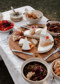 ESTELLE + BEN // // #wedding #realwedding #realbride #coolbride #bride #weddingplanning #weddinginspiration #weddingstyle #tweedcoastwedding #tweedcoastbride #tweedcoastcouple #australianwedding #aussiewedding #weddingday #weddingdetails #tablesetting #tablestyling #weddingfood #food #weddingreception #reception