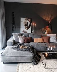 Judith - Interior 🖤 & blogger on Instagram: “I am ready for some serious cocooning on our lovely sofa 😍. Mike is happies halen en Netflix staat op 't menu vanavond, met wijn! Gordijnen…”